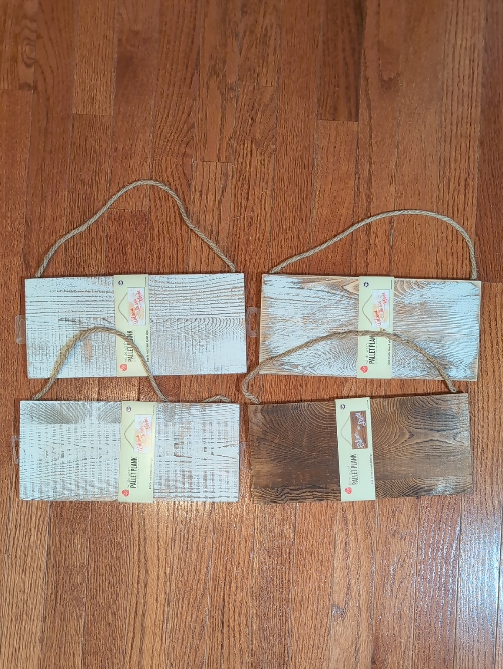 Lara's Crafts Pallet Plank with Rope 1 White Wash and 1 Barn Wood New